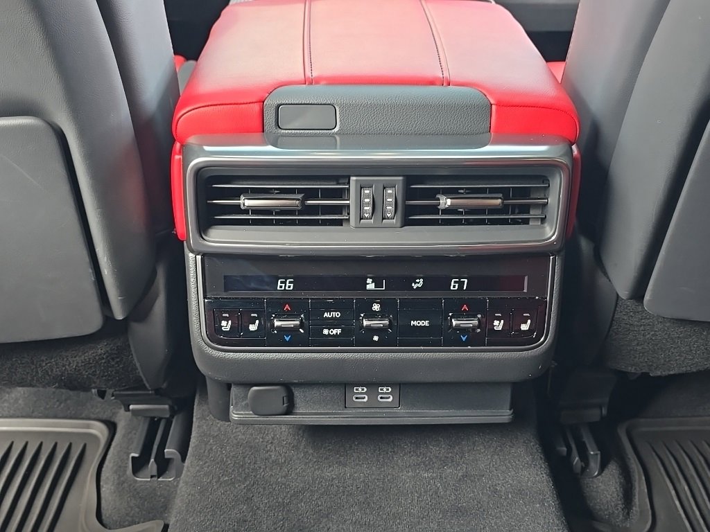 Used 2024 Lexus LX 600 F Sport image 31