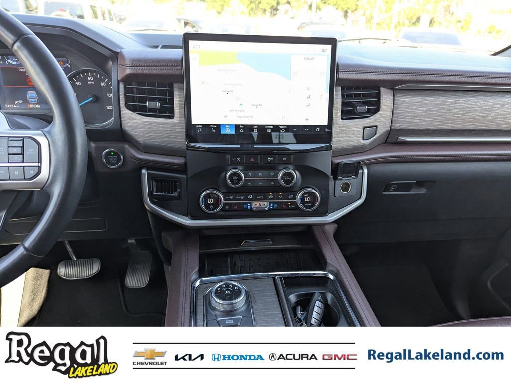Used 2024 Ford Expedition Limited image 13