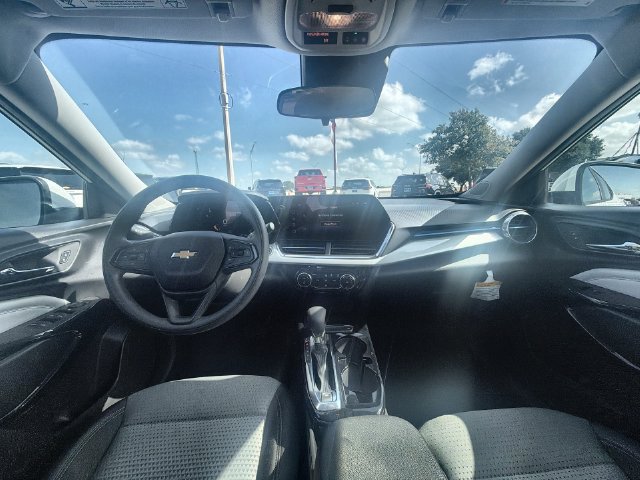 Certified 2026 Chevrolet Trax LT FWD image 19