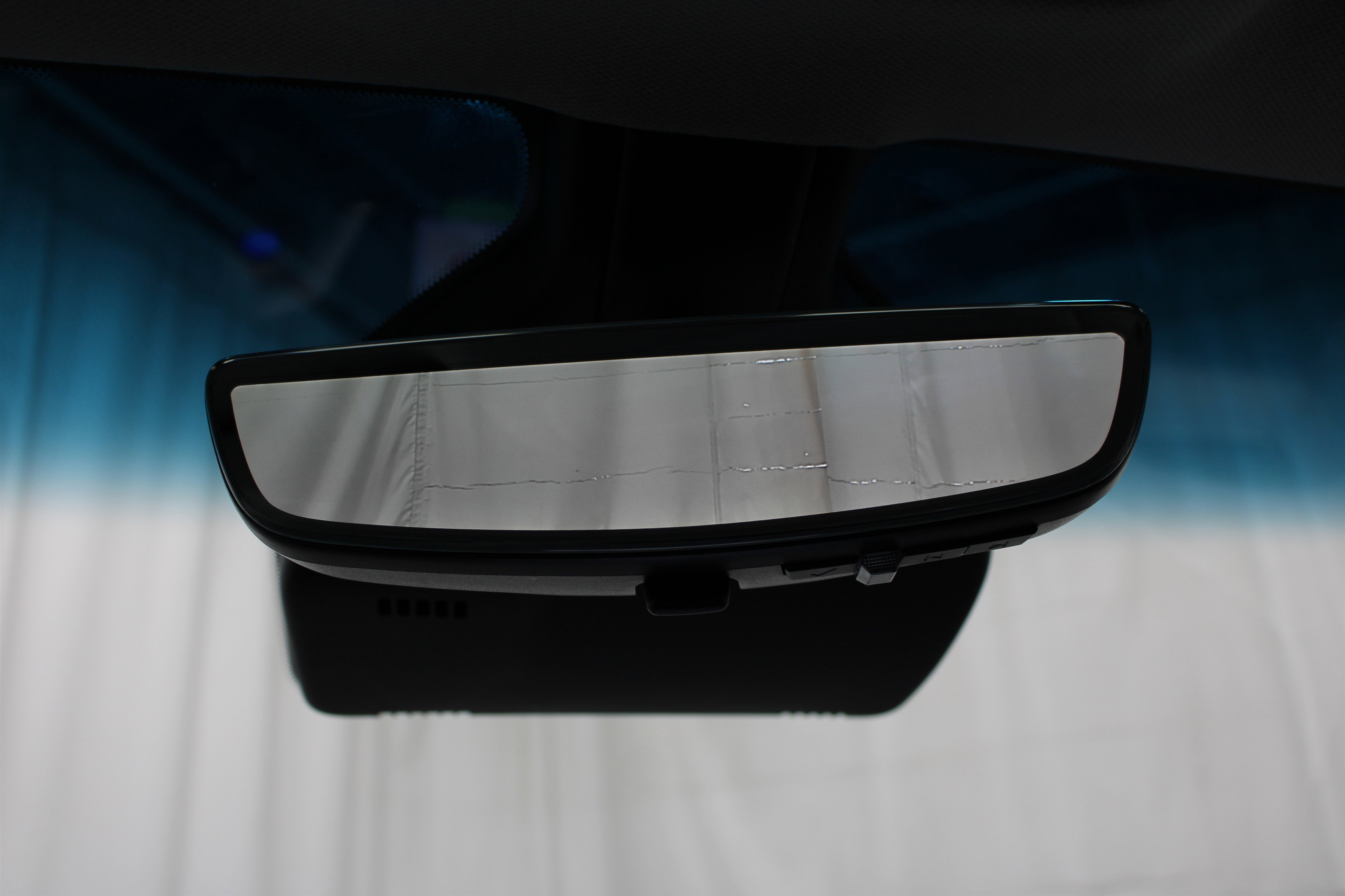 Used 2020 Chevrolet Bolt Premier w/ Infotainment Package FWD image 17