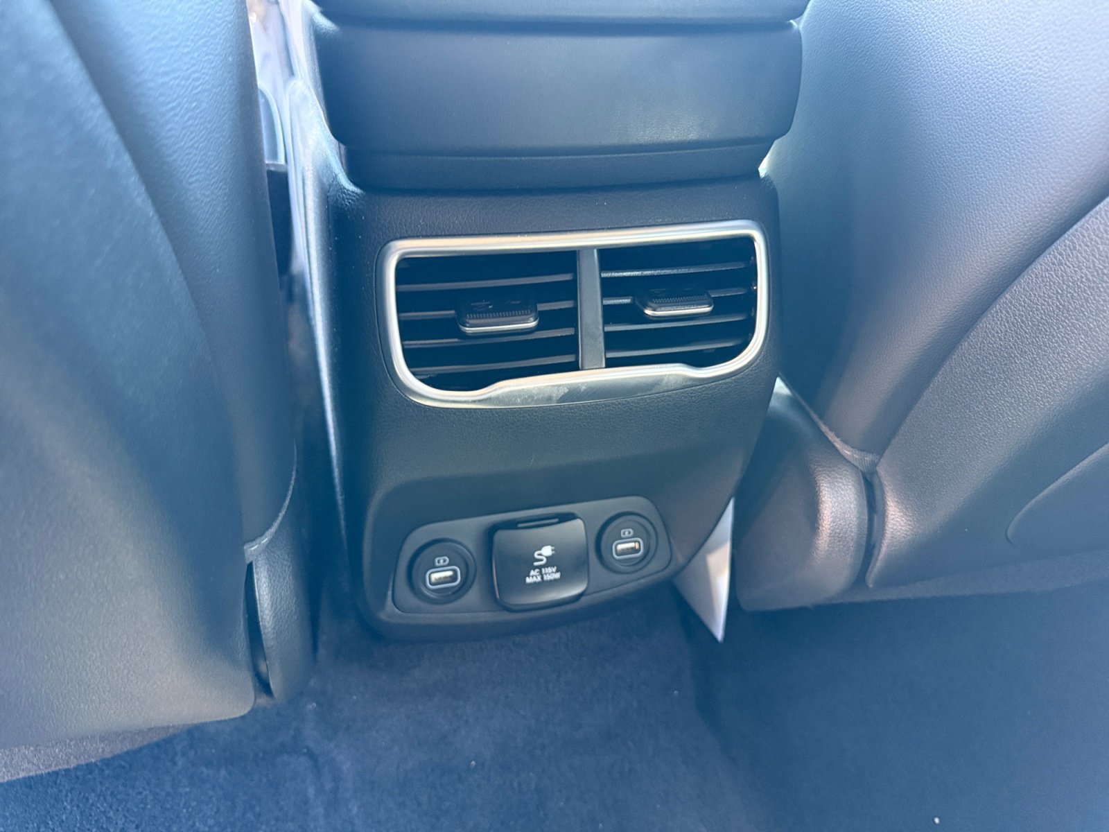 Used 2023 Hyundai Santa Fe Limited AWD/4WD image 32