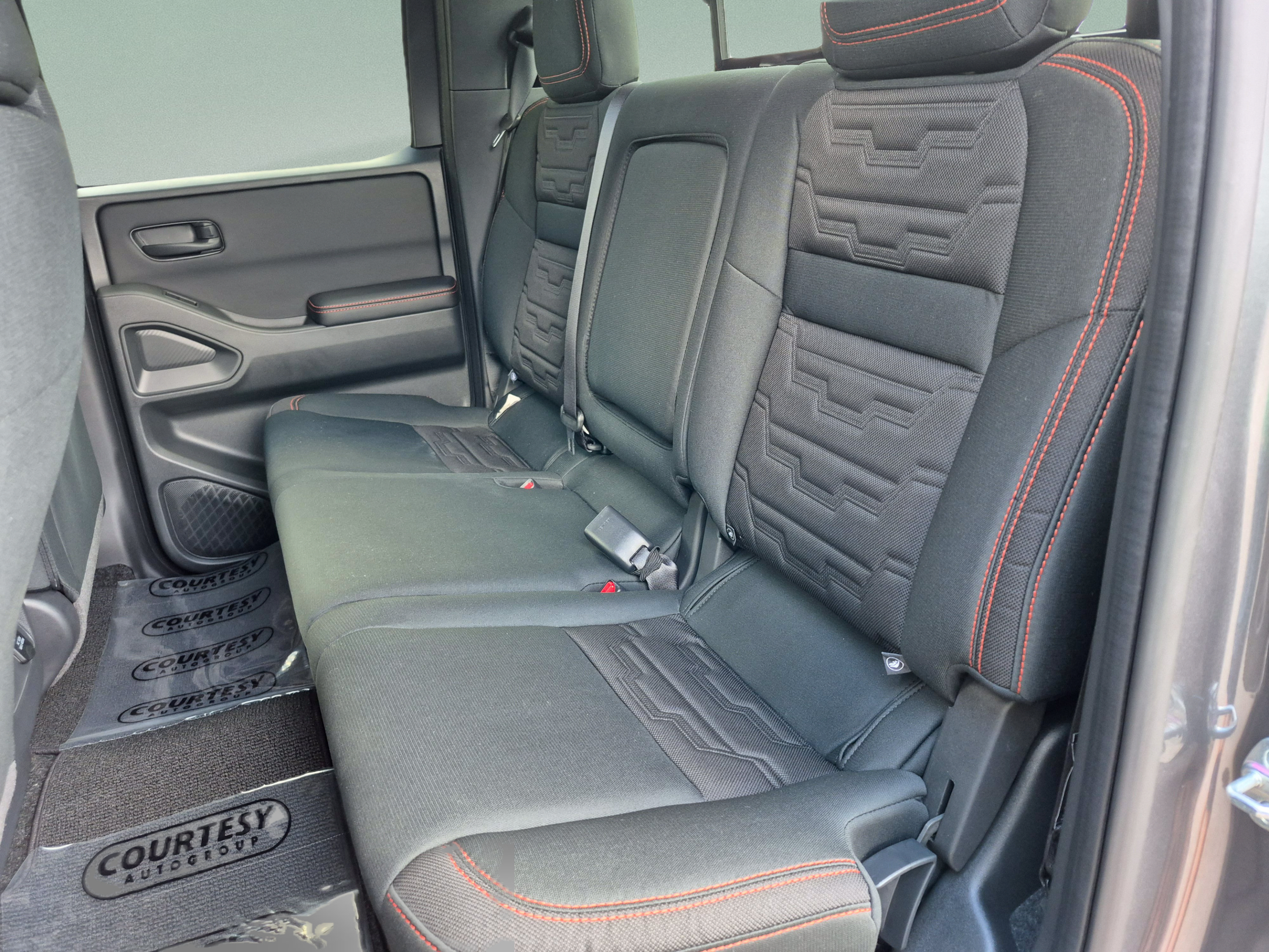 New 2026 Nissan Frontier PRO-4X w/ Pro-4x Convenience Package AWD/4WD image 17