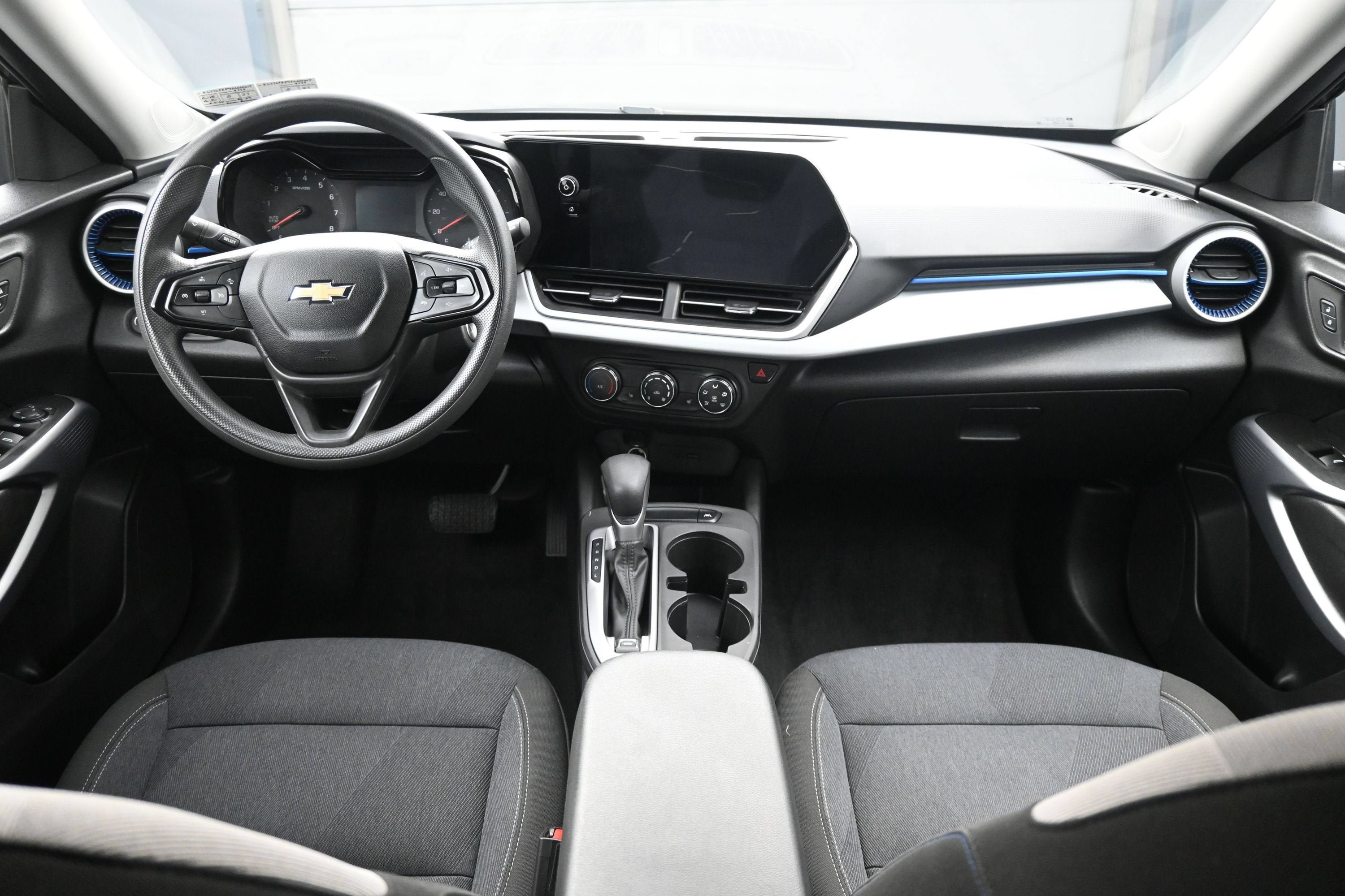 Certified 2025 Chevrolet Trax LS w/ LS Convenience Package FWD image 19