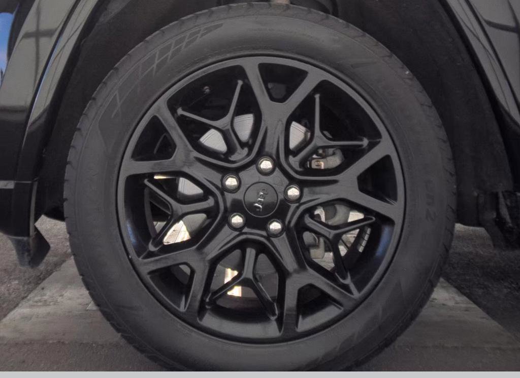 Used 2019 Jeep Grand Cherokee Overland image 11