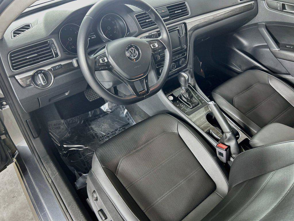 Used 2018 Volkswagen Passat 2.0T SE FWD image 9