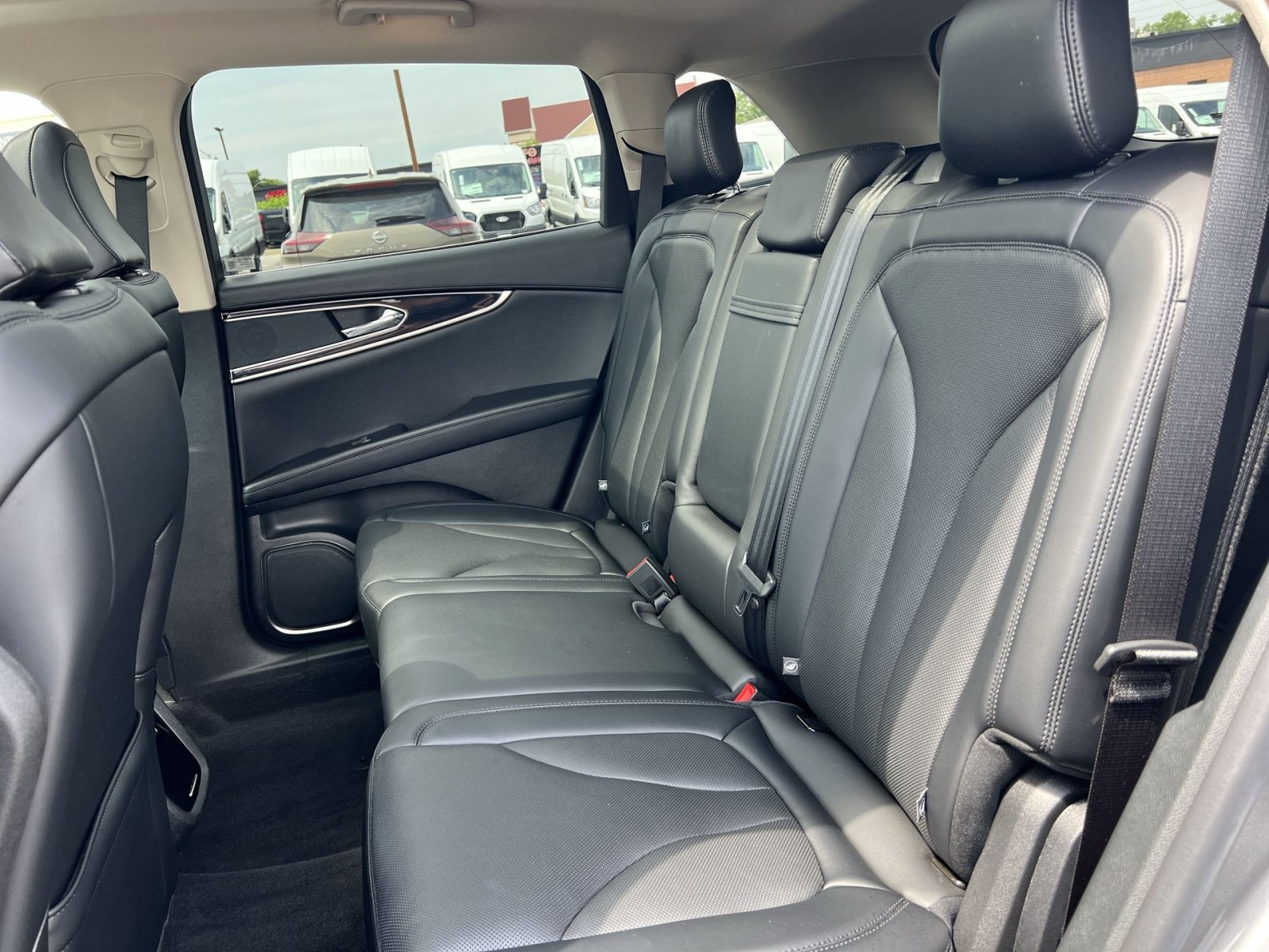 Used 2023 Lincoln Nautilus Reserve AWD/4WD image 25