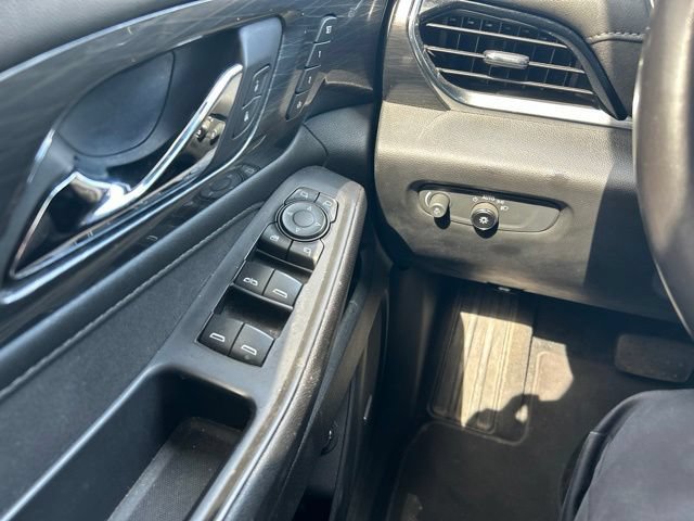 Used 2022 Chevrolet Traverse High Country AWD/4WD image 14