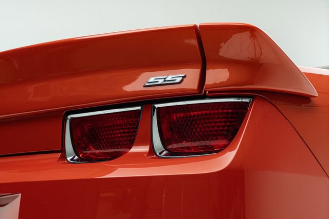 Used 2010 Chevrolet Camaro SS w/ Interior Accent Trim Package image 15