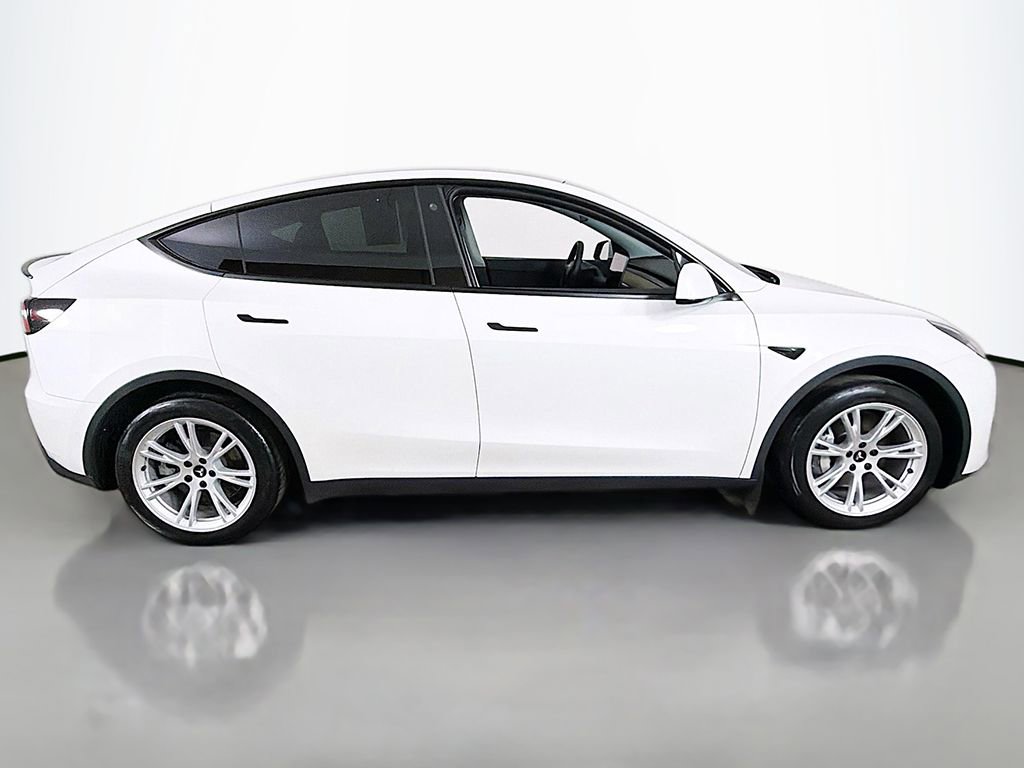 Used 2021 Tesla Model Y Long Range image 15