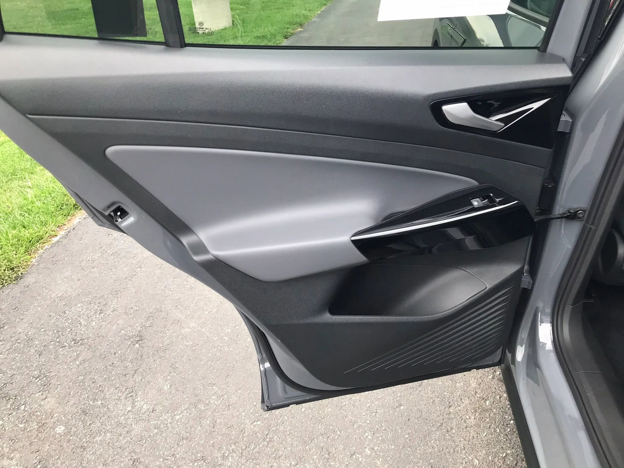 Used 2023 Volkswagen ID.4 Pro S Plus image 35