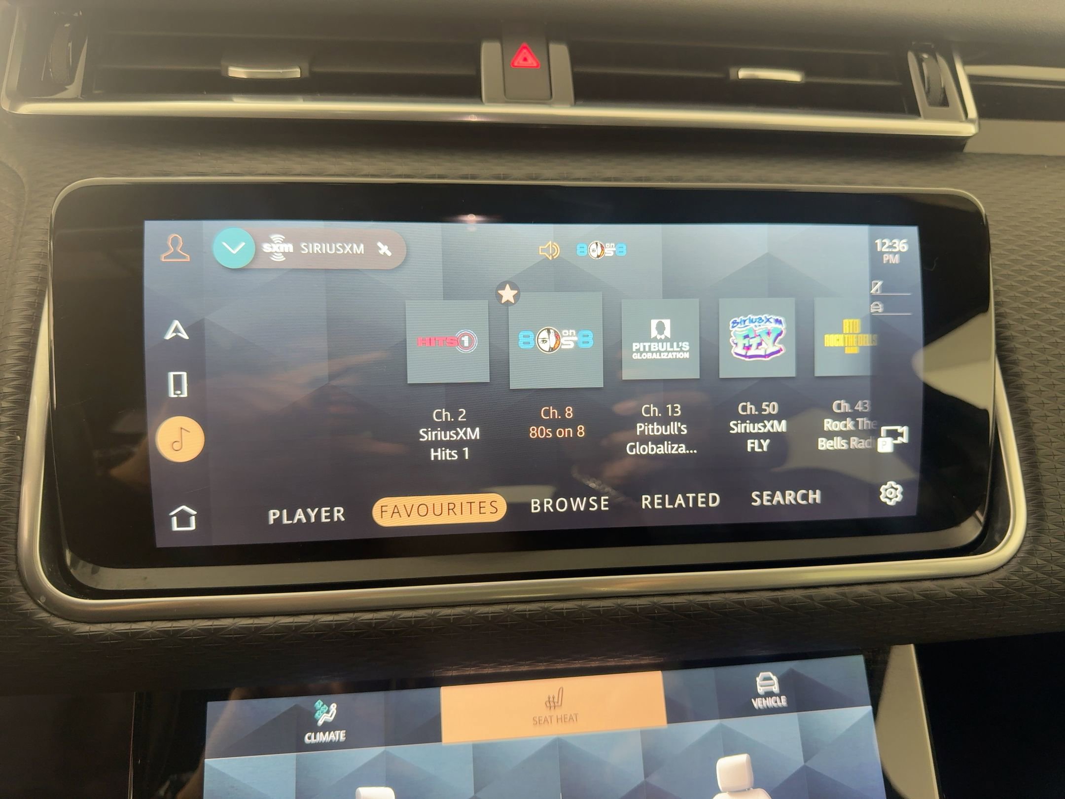 Used 2022 Land Rover Range Rover Velar R-Dynamic S image 21