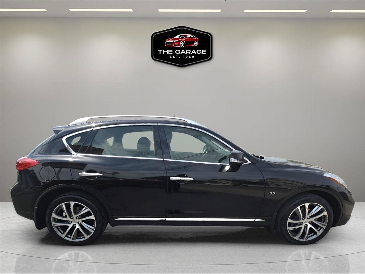 Used 2017 INFINITI QX50 AWD w/ Premium Plus Package image 7