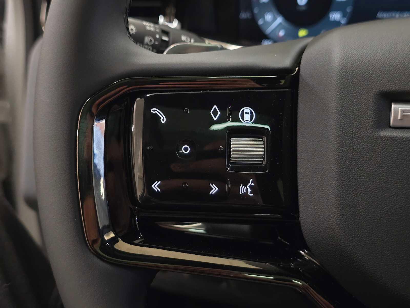New 2026 Land Rover Range Rover Evoque S image 30