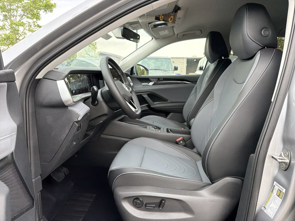 New 2026 Volkswagen Tiguan SE FWD image 11