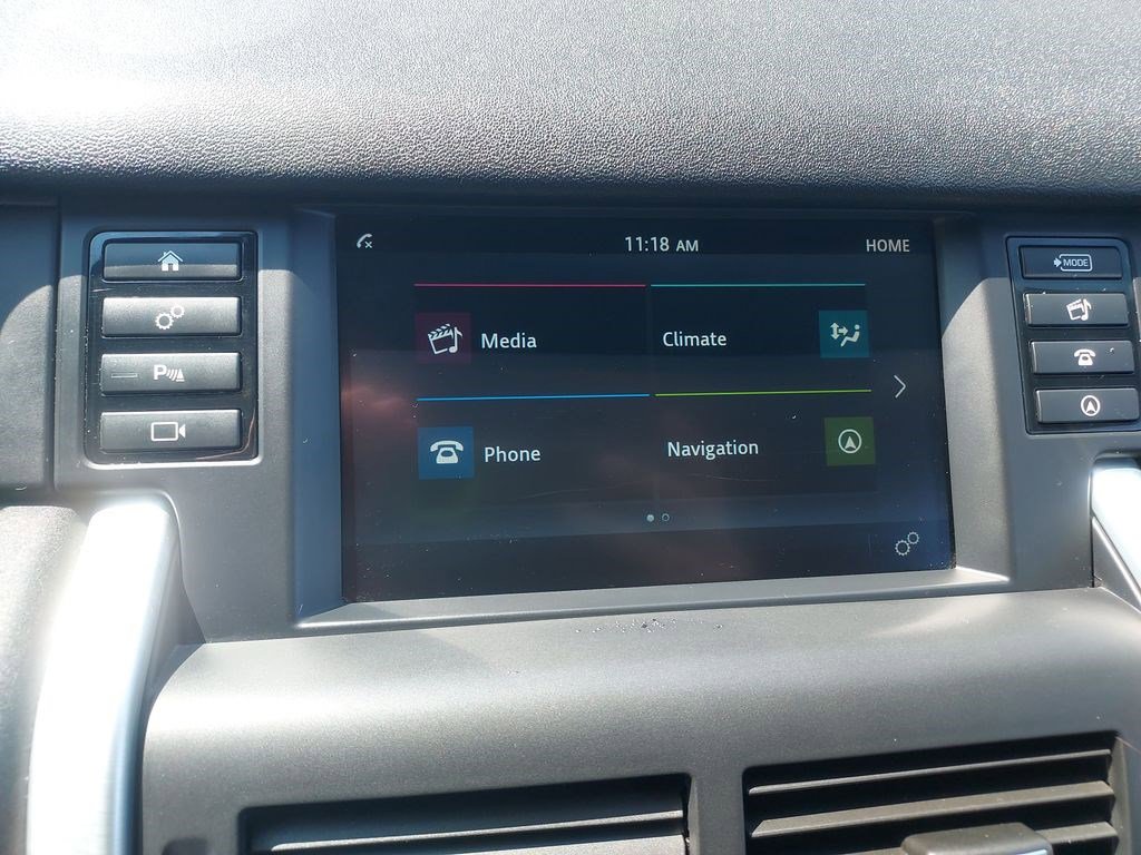 Used 2018 Land Rover Discovery Sport SE AWD/4WD image 13