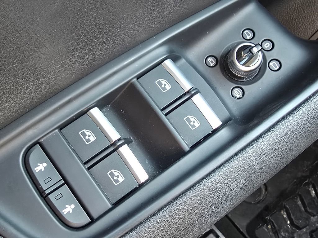 Used 2017 Audi Q7 3.0T Prestige image 25