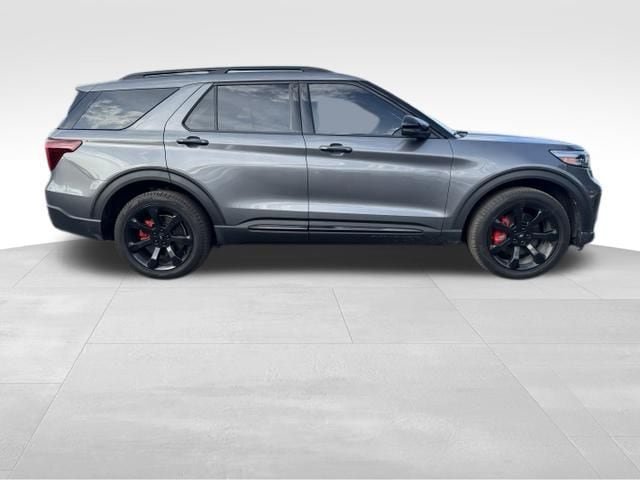 Used 2022 Ford Explorer ST w/ Equipment Group 401A AWD/4WD image 2