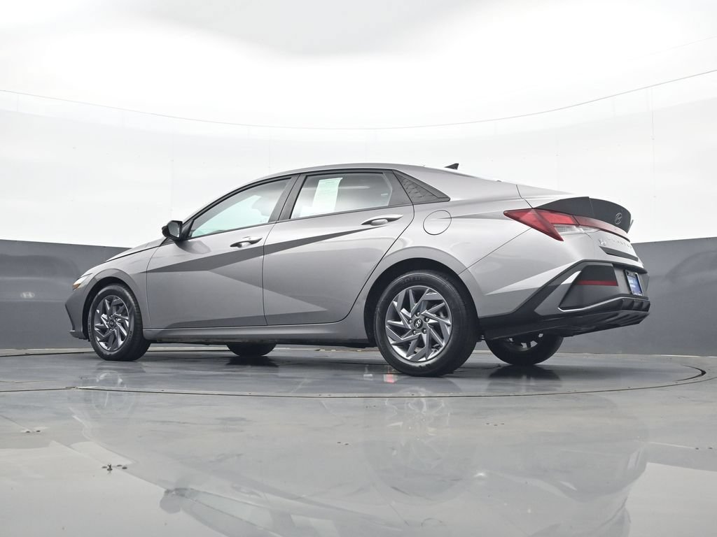 Certified 2024 Hyundai Elantra SEL FWD image 28