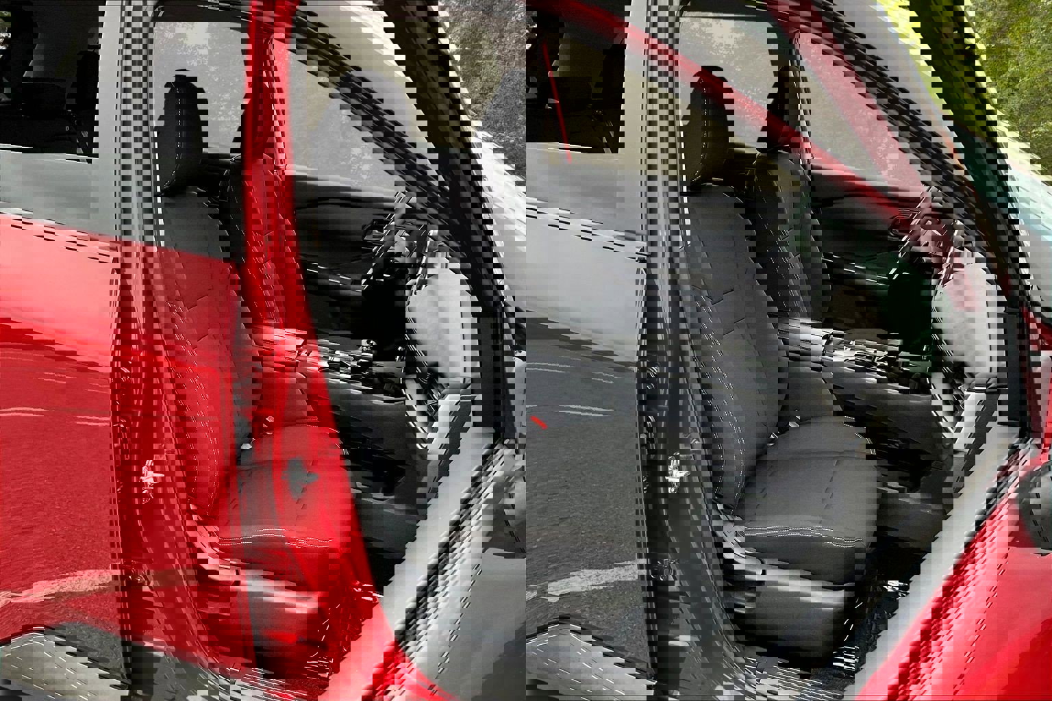 Used 2024 Nissan Rogue S image 32