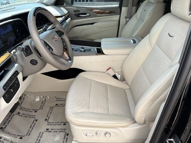 Certified 2024 Cadillac Escalade Sport Platinum w/ Heavy-Duty Trailer Package AWD/4WD image 9