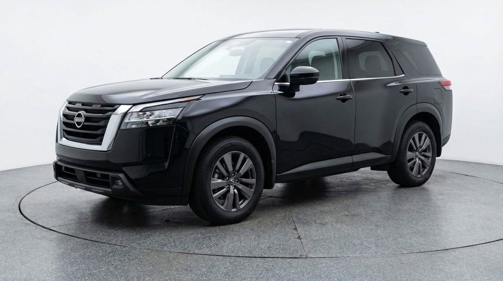 Used 2025 Nissan Pathfinder SV FWD image 3