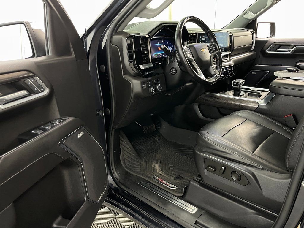 Certified 2022 Chevrolet Silverado 1500 LTZ w/ LTZ Premium Package image 27