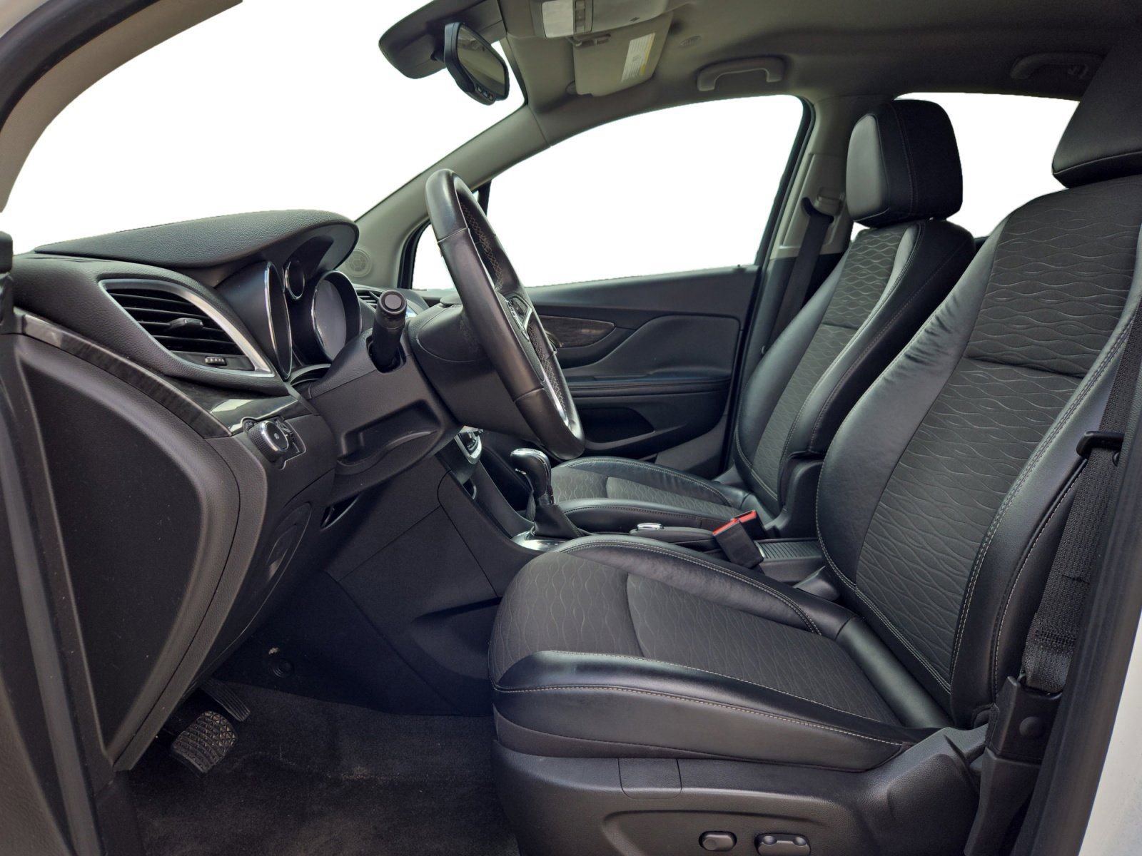 Used 2016 Buick Encore Convenience FWD image 12