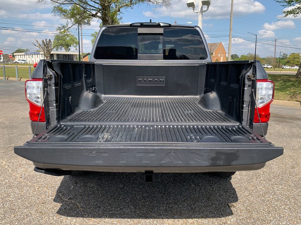Used 2023 Nissan Titan SV w/ SV Convenience Package image 7