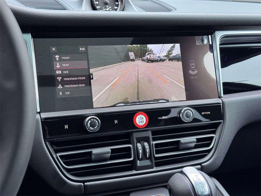New 2026 Porsche Macan image 23