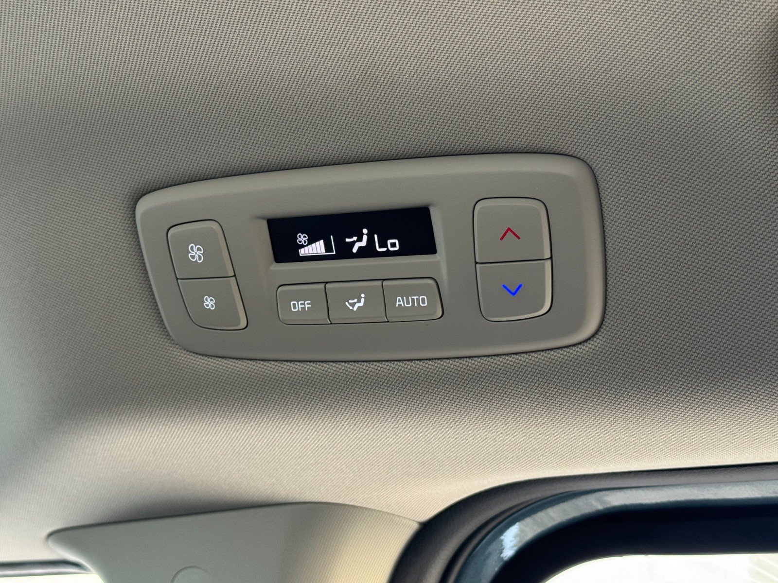 Used 2025 Kia Carnival SX FWD image 41