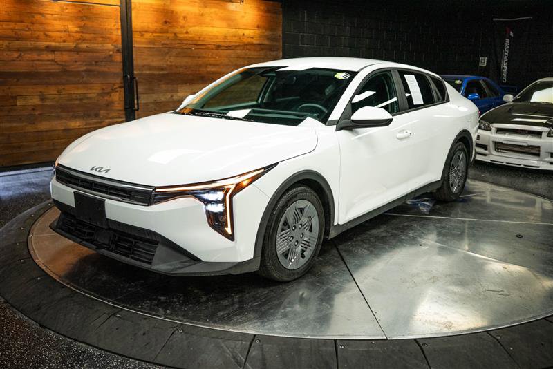 Used 2025 Kia K4 LX image 2