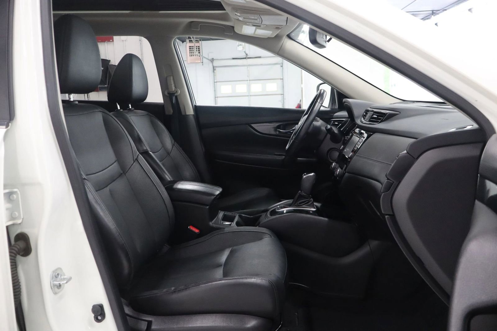 Used 2017 Nissan Rogue SL w/ SL Premium Package AWD/4WD image 23