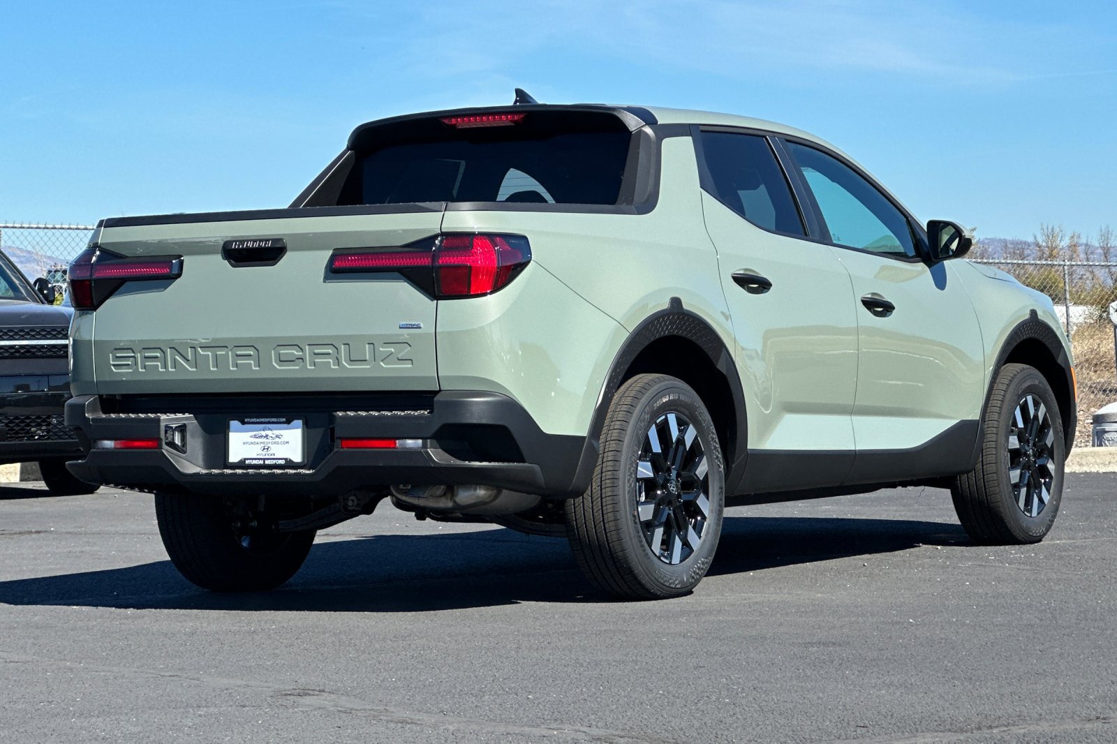 New 2027 Hyundai Santa Cruz SE AWD/4WD image 4