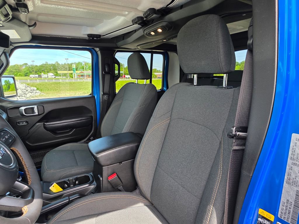 Used 2024 Jeep Gladiator Sport AWD/4WD image 10
