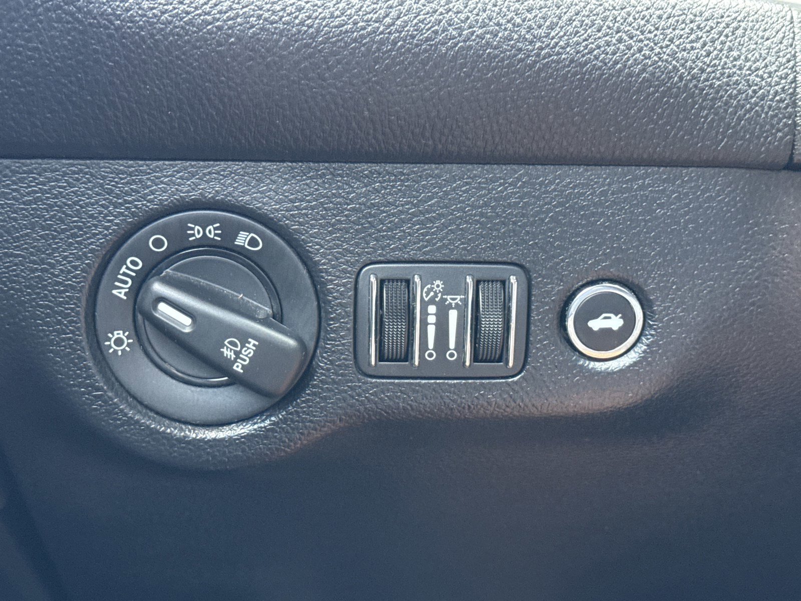 Used 2021 Dodge Challenger R/T w/ Performance Handling Group RWD image 17