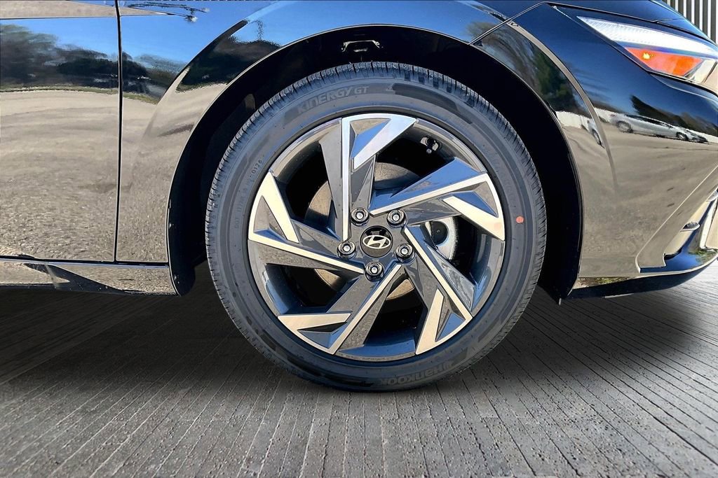 New 2026 Hyundai Elantra Limited image 13