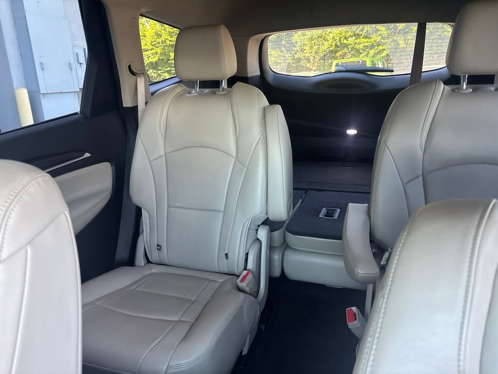Used 2019 Buick Enclave Essence FWD image 3