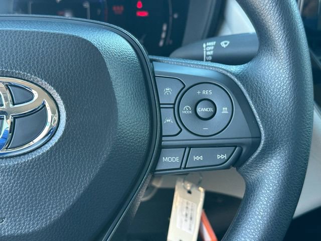 Used 2026 Toyota Corolla Cross LE FWD image 14