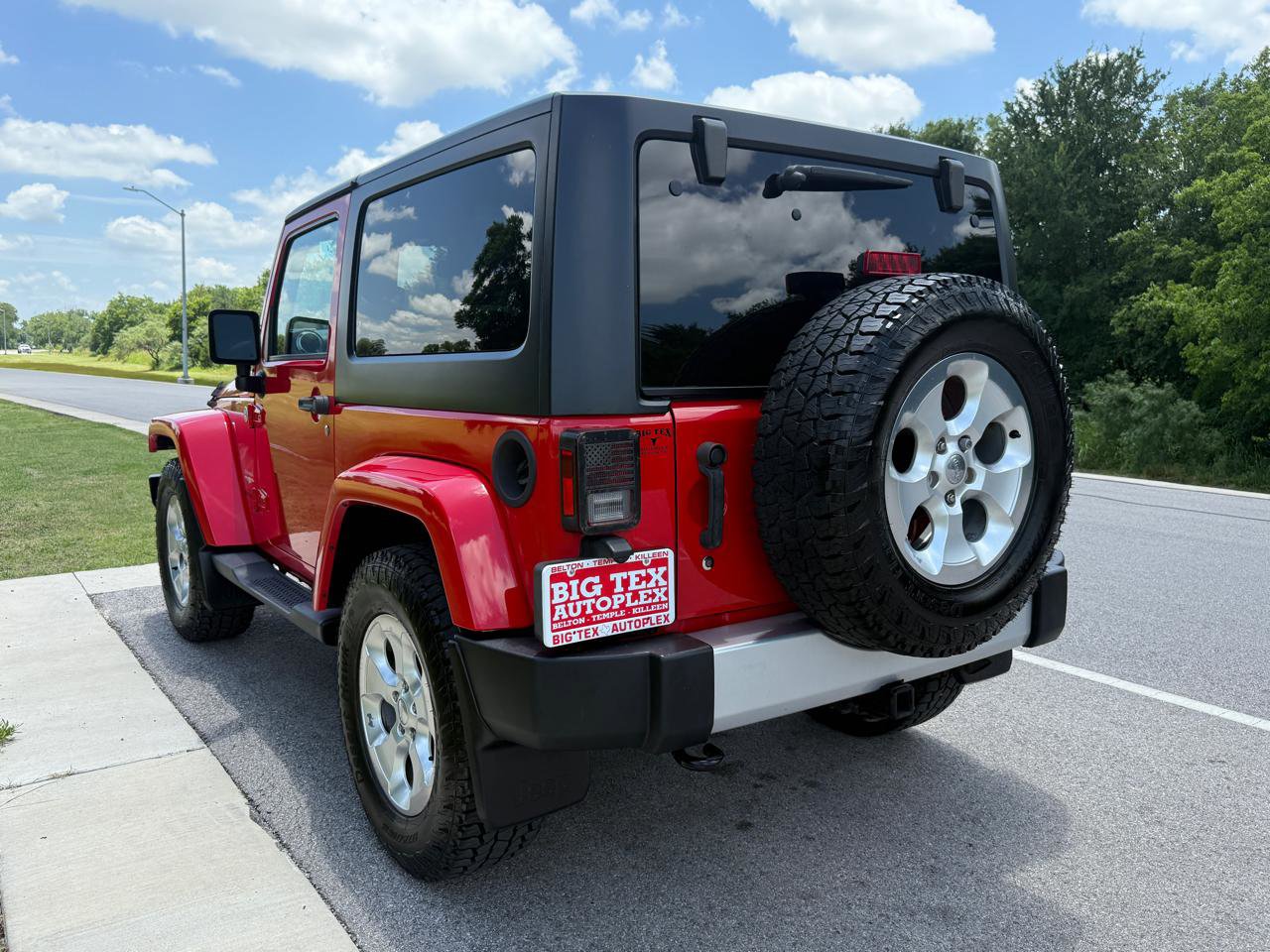 Used 2015 Jeep Wrangler Sahara w/ Trailer Tow Group AWD/4WD image 8