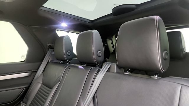 Used 2023 Land Rover Discovery S R-Dynamic AWD/4WD image 48