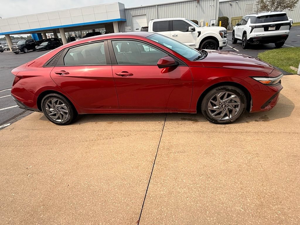 Used 2024 Hyundai Elantra SEL FWD image 6