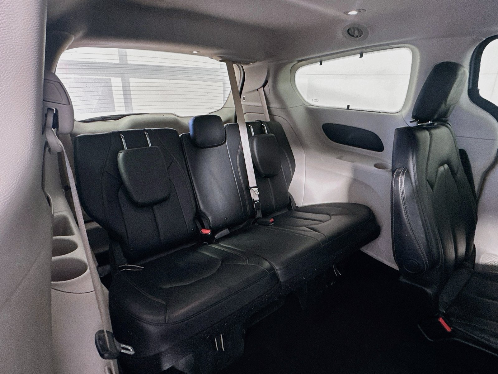 Used 2019 Chrysler Pacifica Touring-L FWD image 25