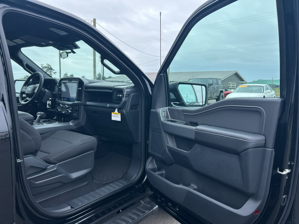 New 2026 Ford F150 XLT w/ XLT Black Appearance Package AWD/4WD image 30