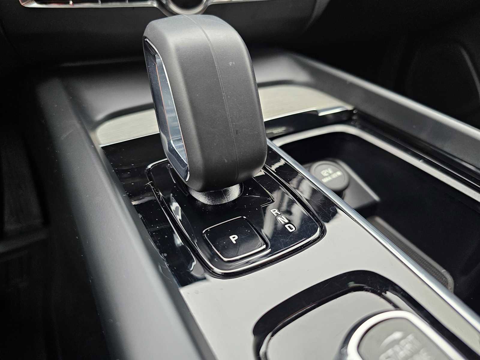 Used 2025 Volvo XC60 B5 Plus w/ Protection Package Premier image 41