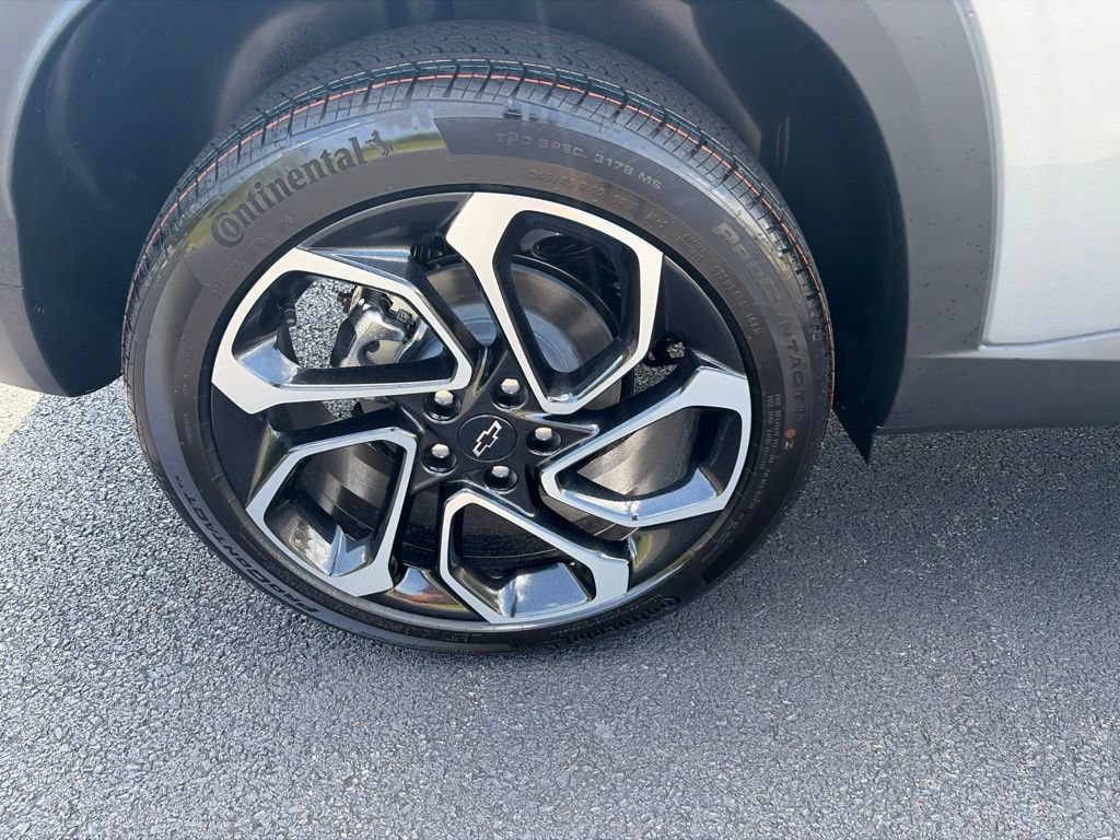 New 2026 Chevrolet Trax RS w/ Driver Confidence Package FWD image 11