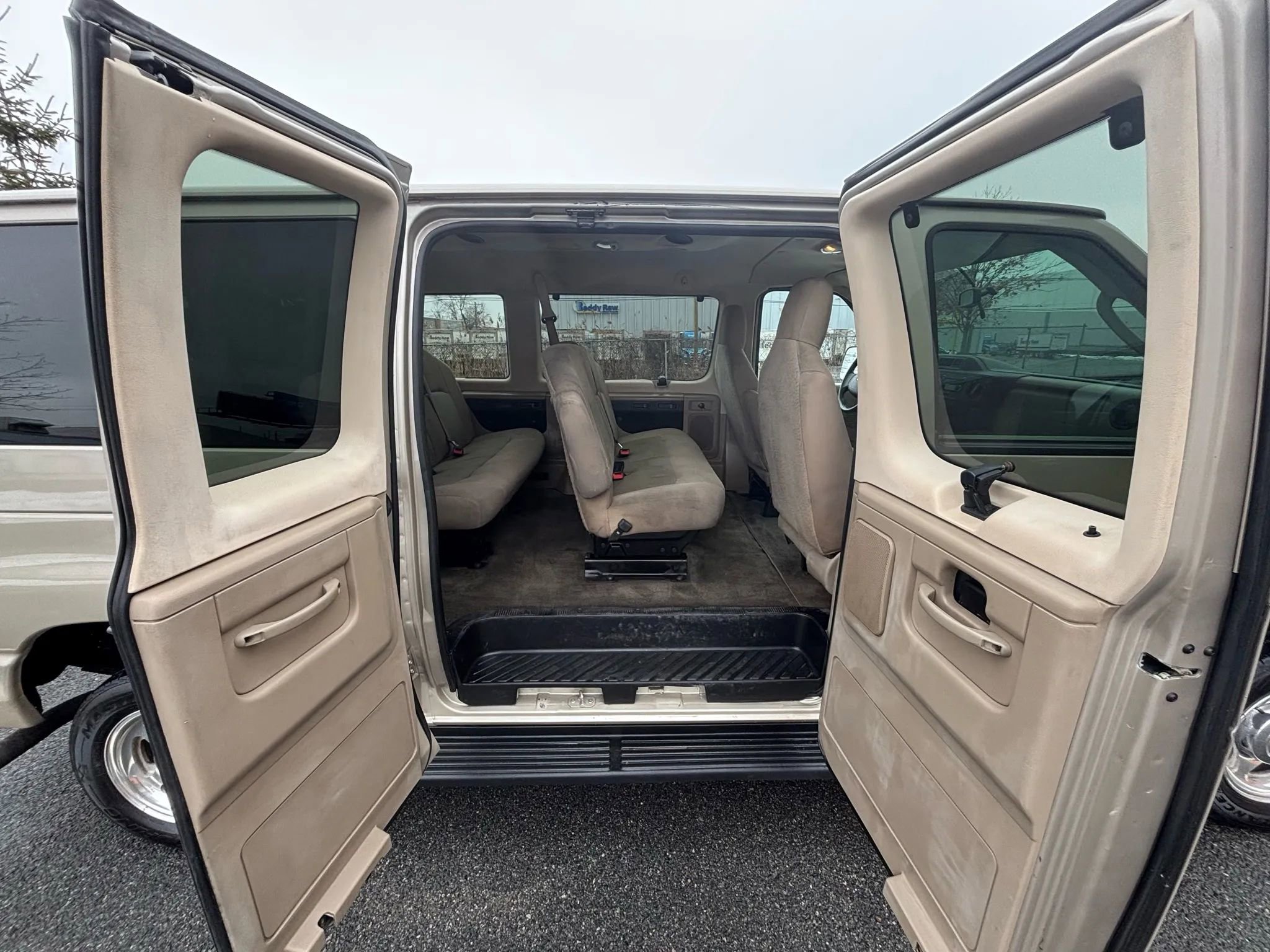 Used 2013 Ford E-350 and Econoline 350 XLT image 25