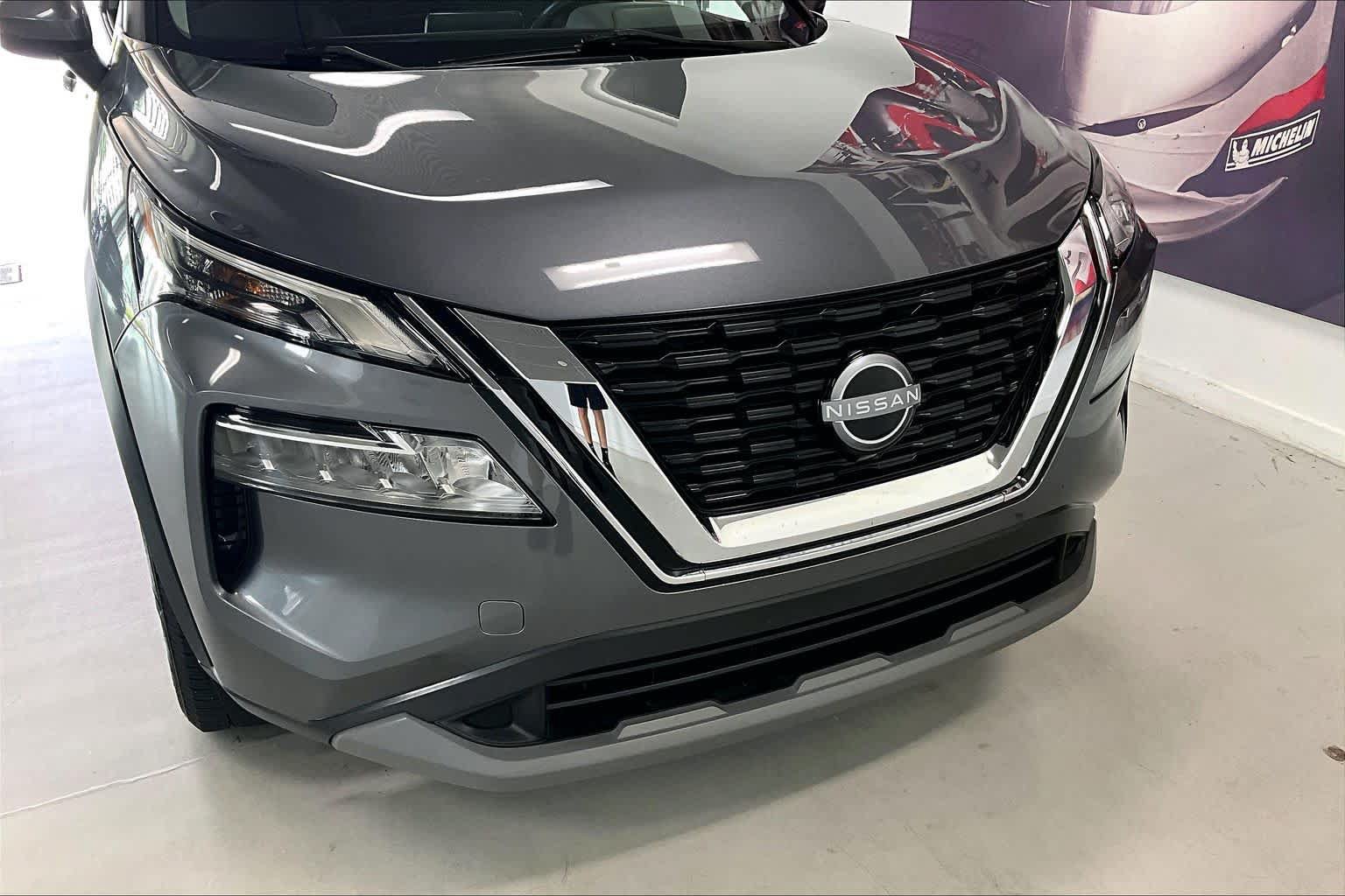 Used 2022 Nissan Rogue SV w/ SV Premium Package AWD/4WD image 30