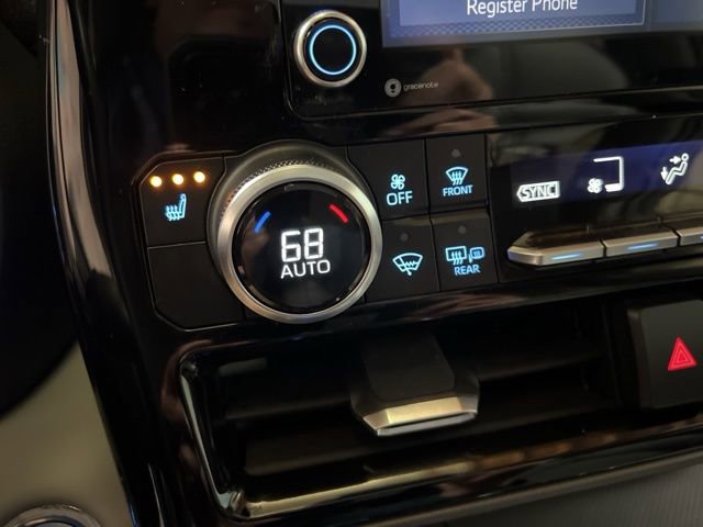 Used 2022 Toyota Highlander XLE AWD/4WD image 36