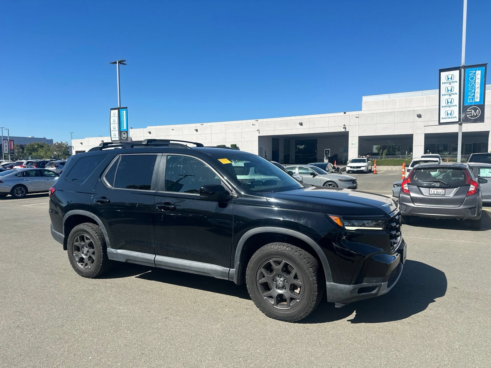 Used 2024 Honda Pilot TrailSport image 2