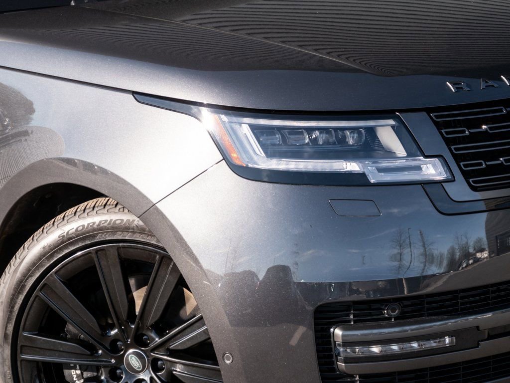 Used 2023 Land Rover Range Rover SE image 37